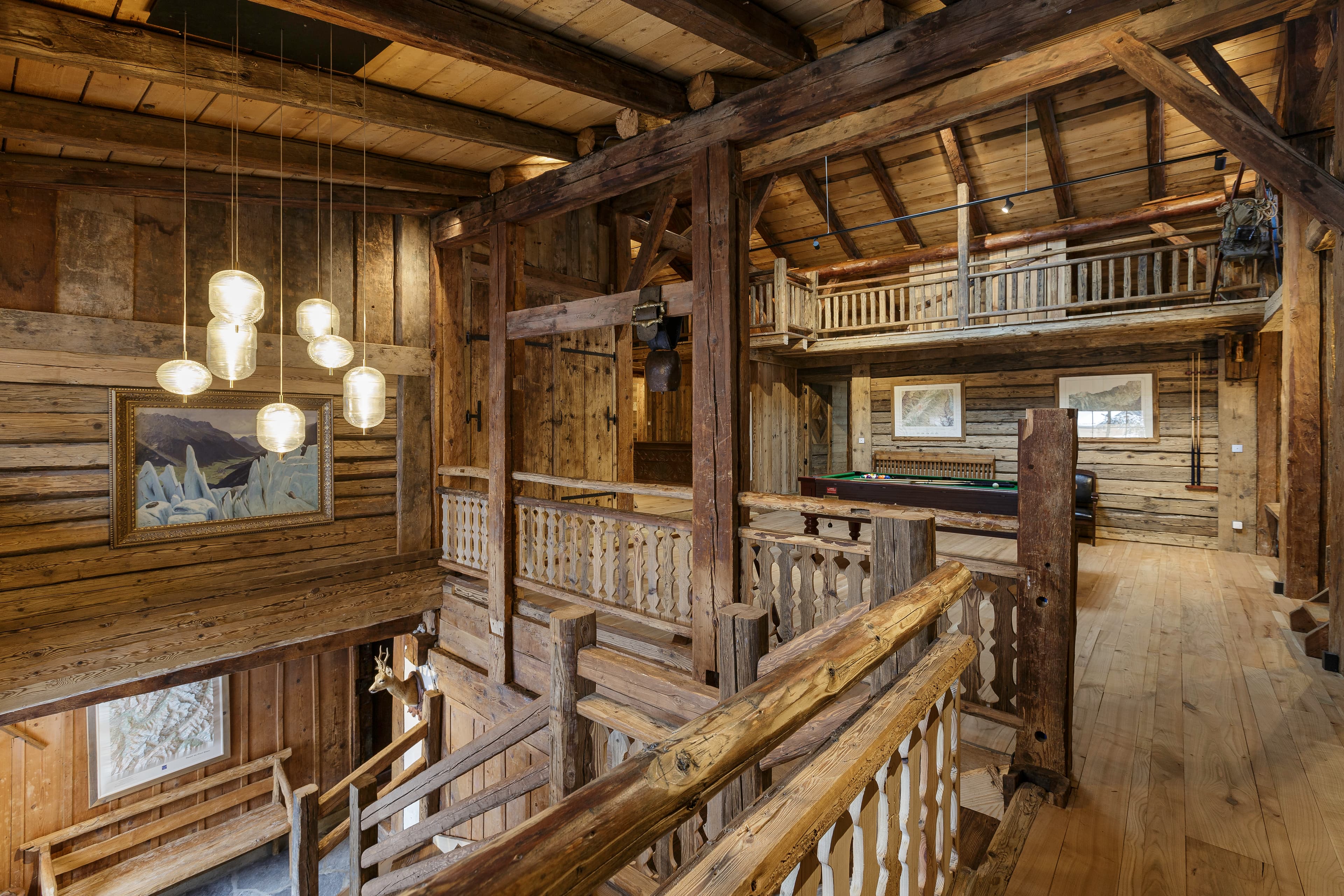 Salon principal chalet Le Solerey Chamonix avec cheminée